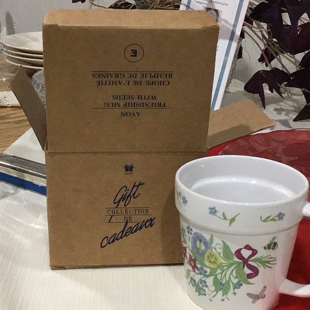 Decorative mug